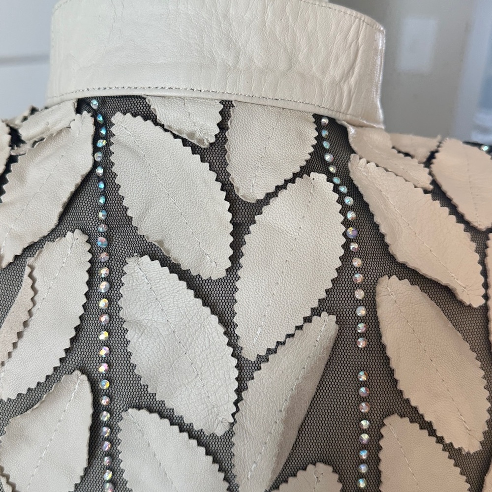 Elegant Leaf Pattern Bomber Jacket - image 4